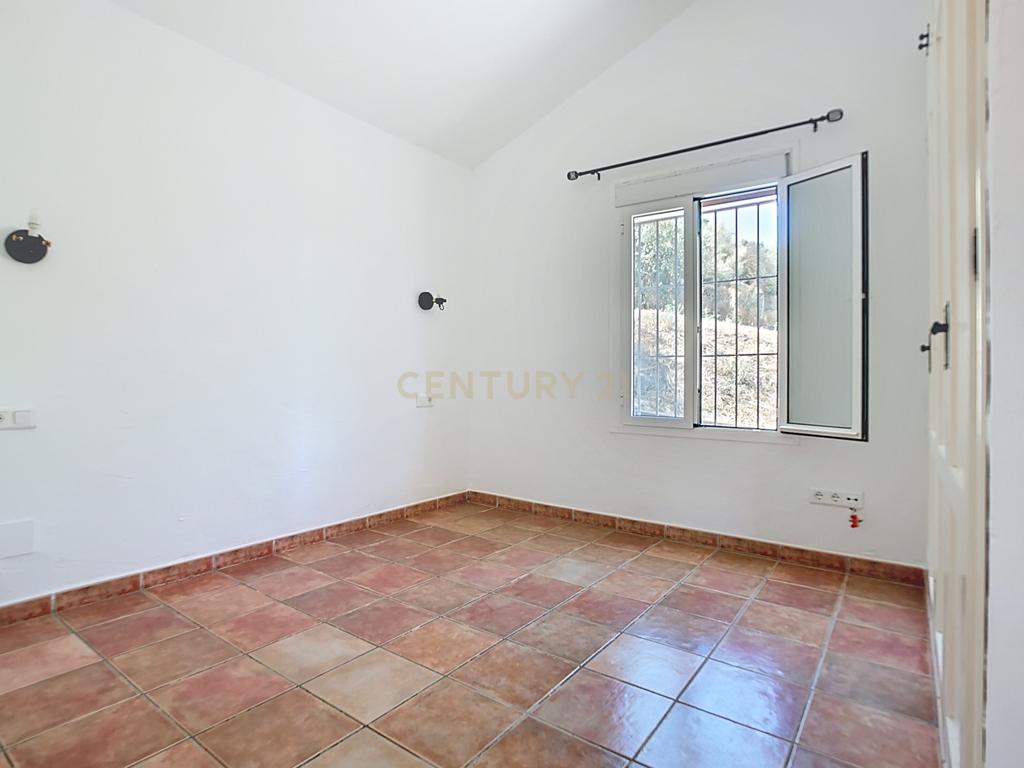 Se vende casa de campo en Coín - Image 11