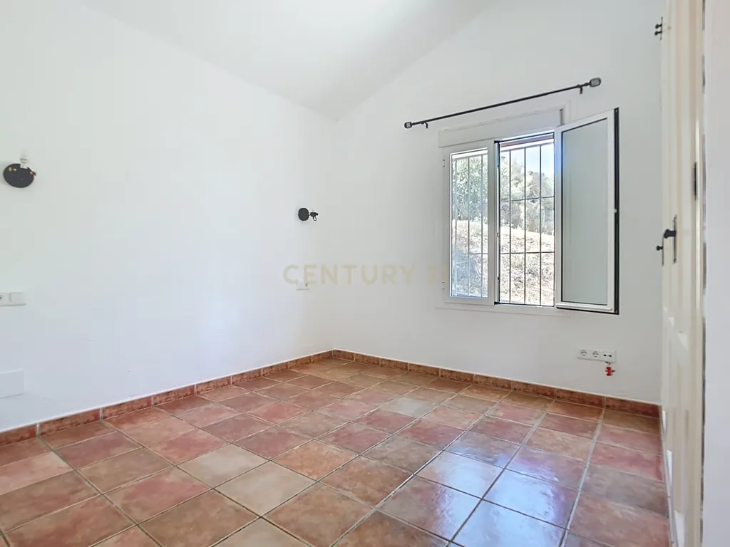Se vende casa de campo en Coín - Image 11