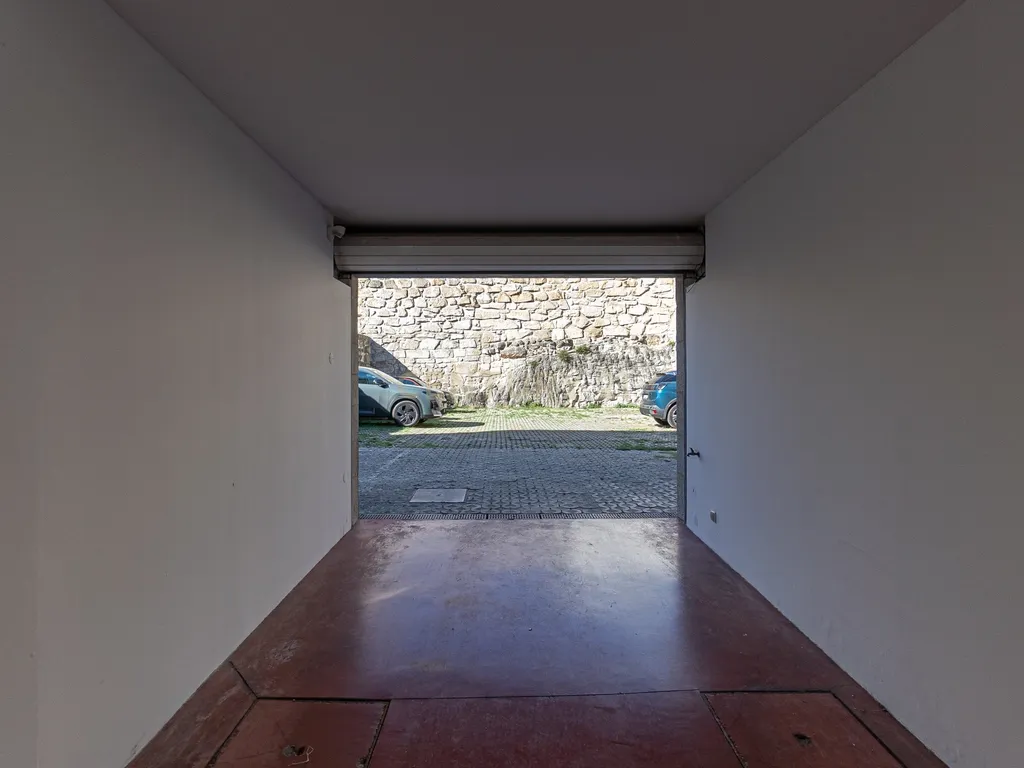 Apartamento T1 com Estacionamento e Varanda nas Fontainhas, Porto - Image 31
