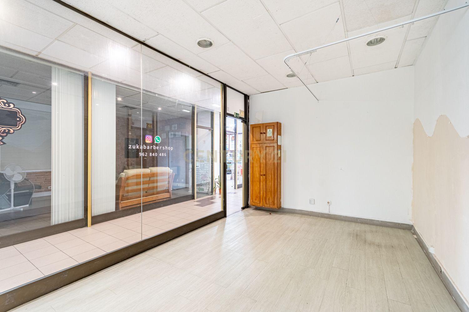 Fotografia 8 de Espaço Comercial em Mem Martins, Sintra