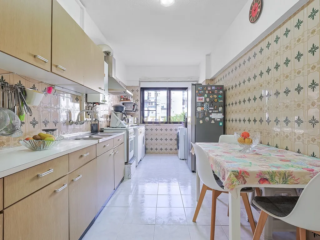 Apartamento T3 em Amora, Seixal - Image 6