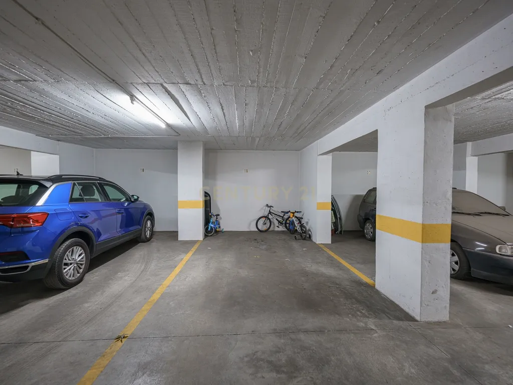 Apartamento T4 renovado | 175 m² | 3 varandas | Bairro do Liceu, Setúbal - Image 35