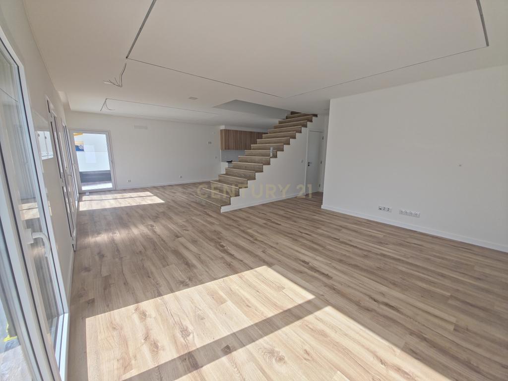 Moradia Nova T4 - Lourinhã - Image 4