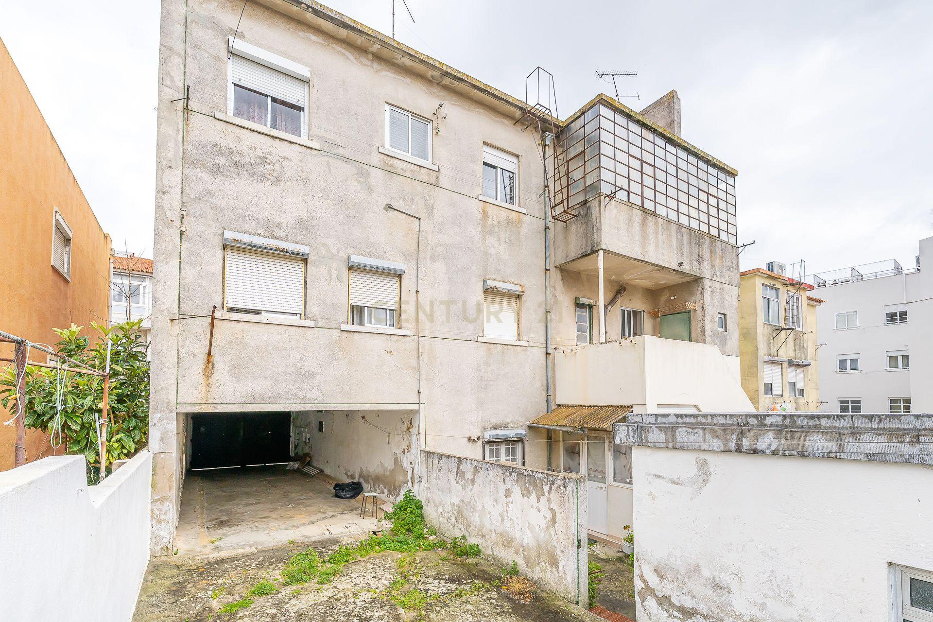 Fotografia 2 de Prédio em Almada | Excelente Oportunidade de Investimento
