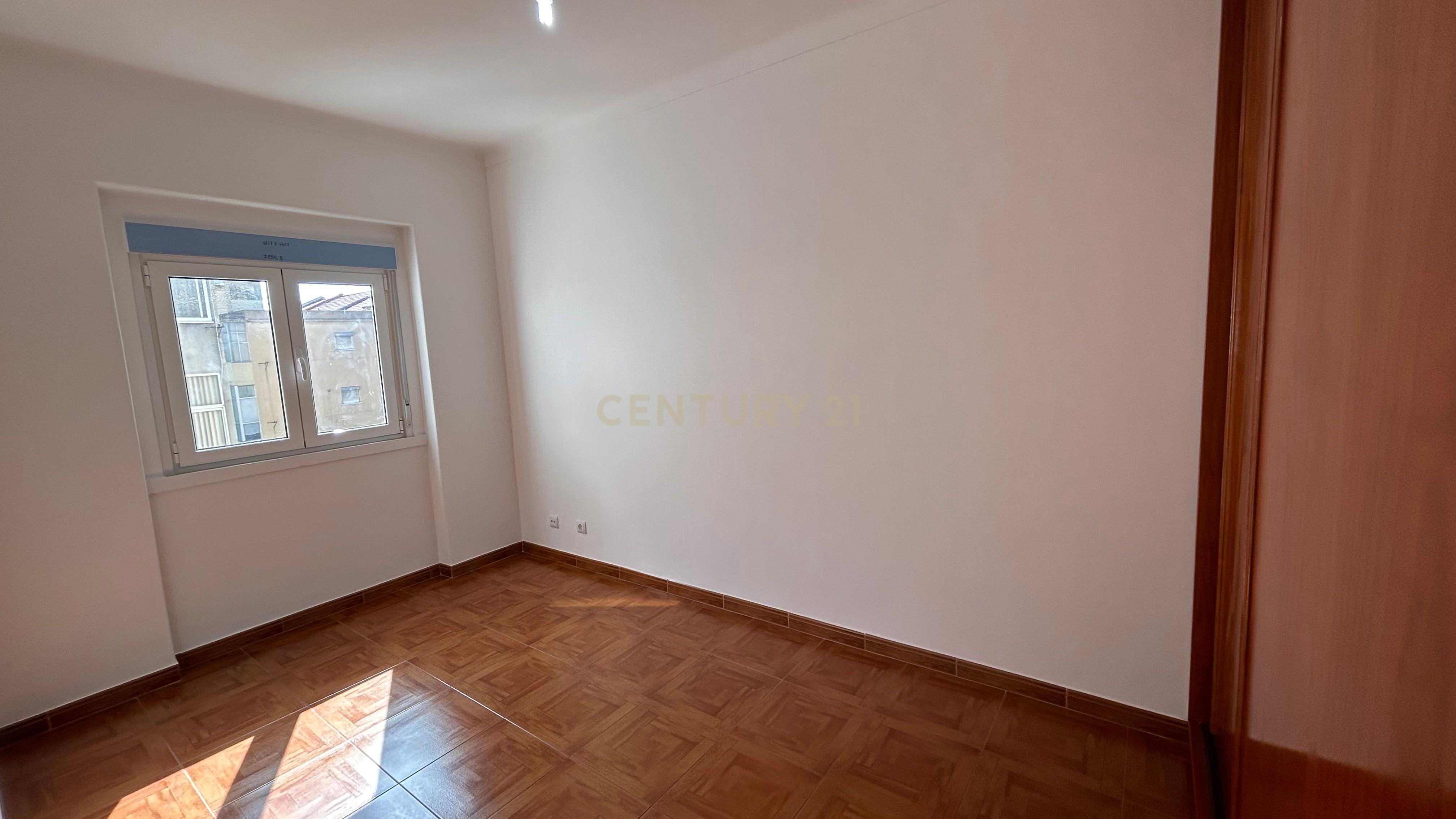 Fotografia 9 de Apartamento T3 para Arrendamento em Moscavide | 3.º Andar sem Elevador