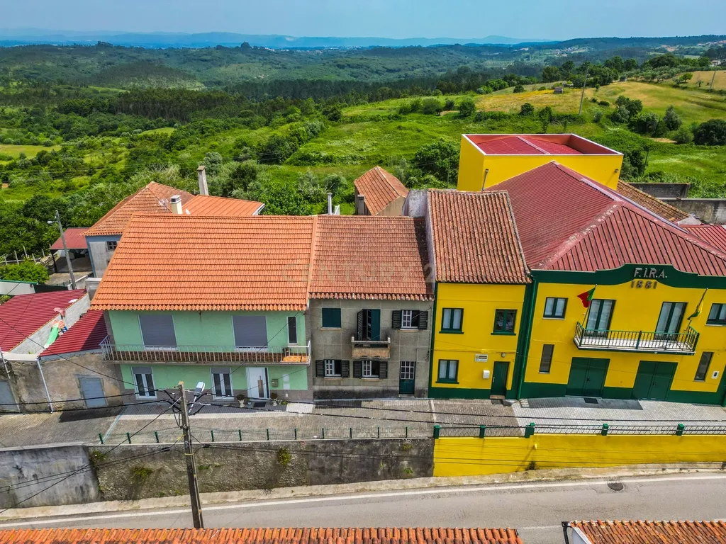 Oportunidade única em Abrunheira! Moradia T3+2 com terraço e vistas panorâmicas - Image 8