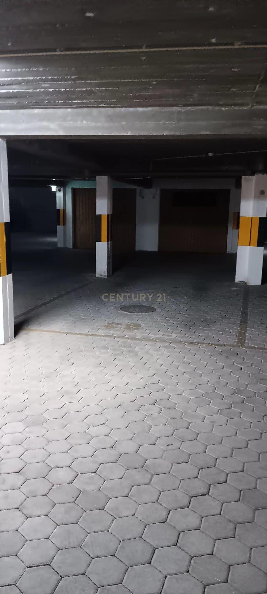 Fotografia 4 de LUGAR GARAGEM  EM ALVOR JUNTO PASTELARIA SUIÇA