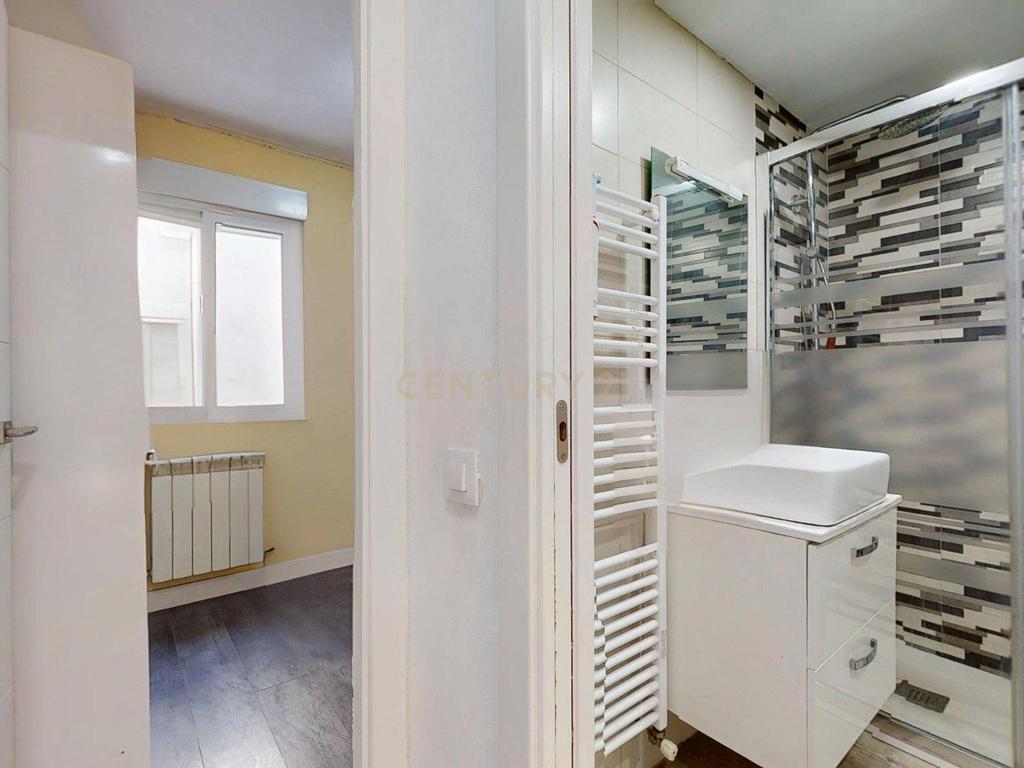  - Image 21