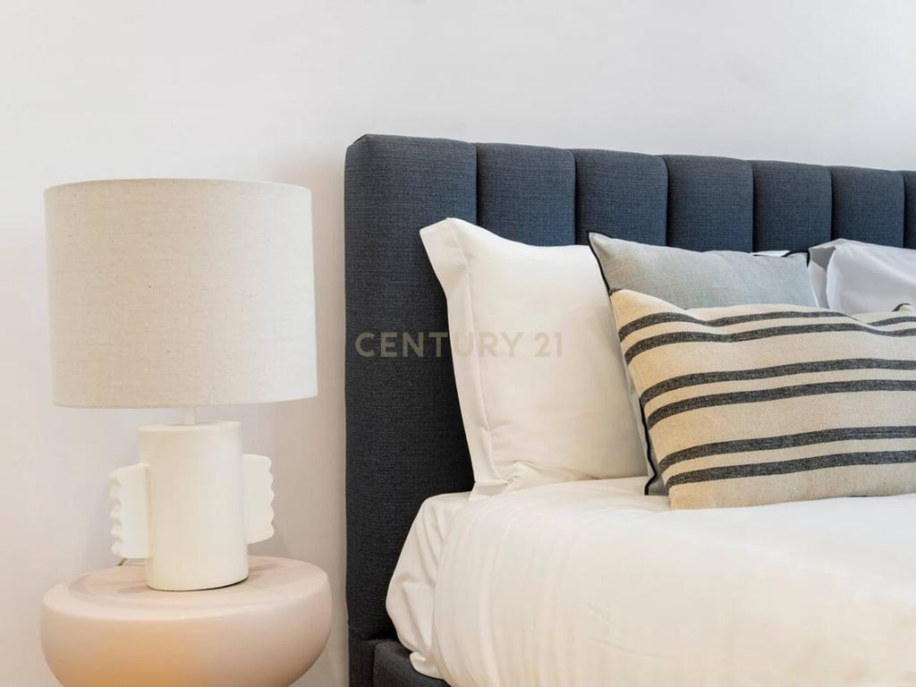 Apartamento T0 , com Licença AL, na Rua de Camões – Porto - Image 2