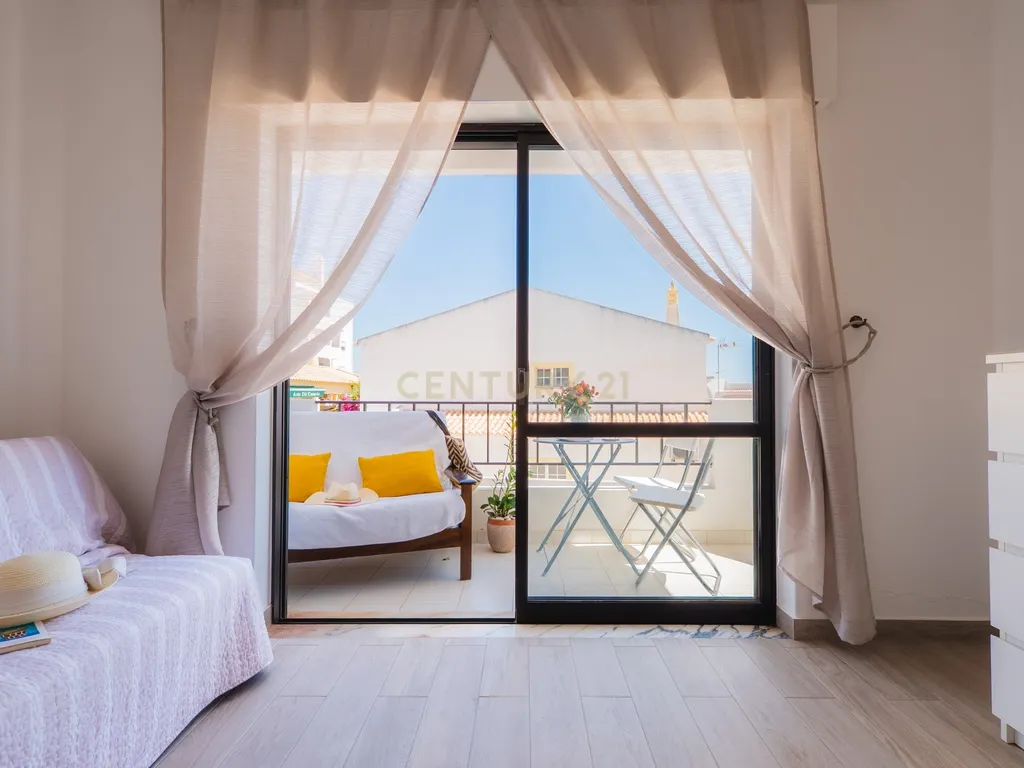 Apartamento renovado com Piscina, Garagem, com varandas, perto da praia em Alvor - Image 13