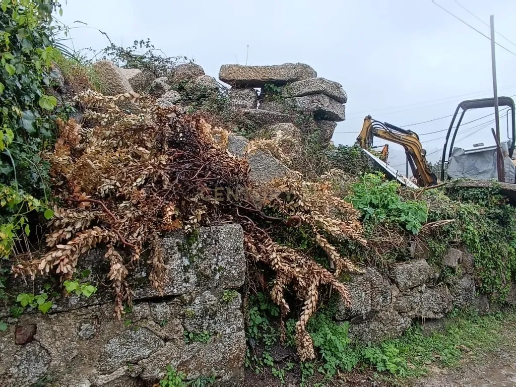 Quinta De Além com casa rústica em ruína para reabilitação total de 2 quartos no centro de Cete, Paredes - Image 79
