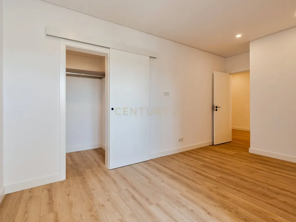Apartamento T3 Renovado com Vista Panorâmica – Investimento com Rendimento Imediato - Image 20