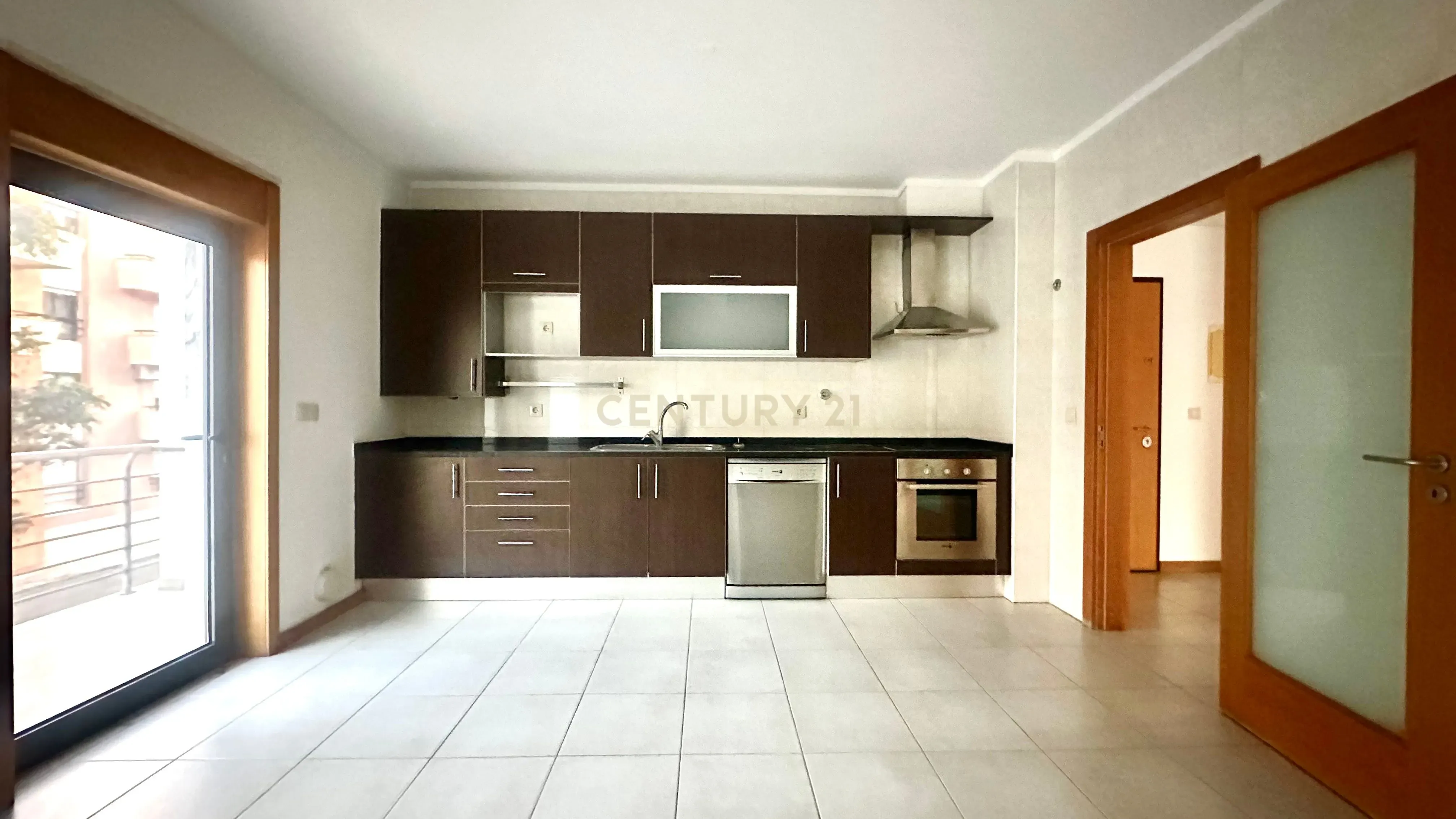 Fotografia 8 de Apartamento T4 com Terraço, Varandas, Garagem e Lugar de Estacionamento, na Vila Serena, Pinhal Novo