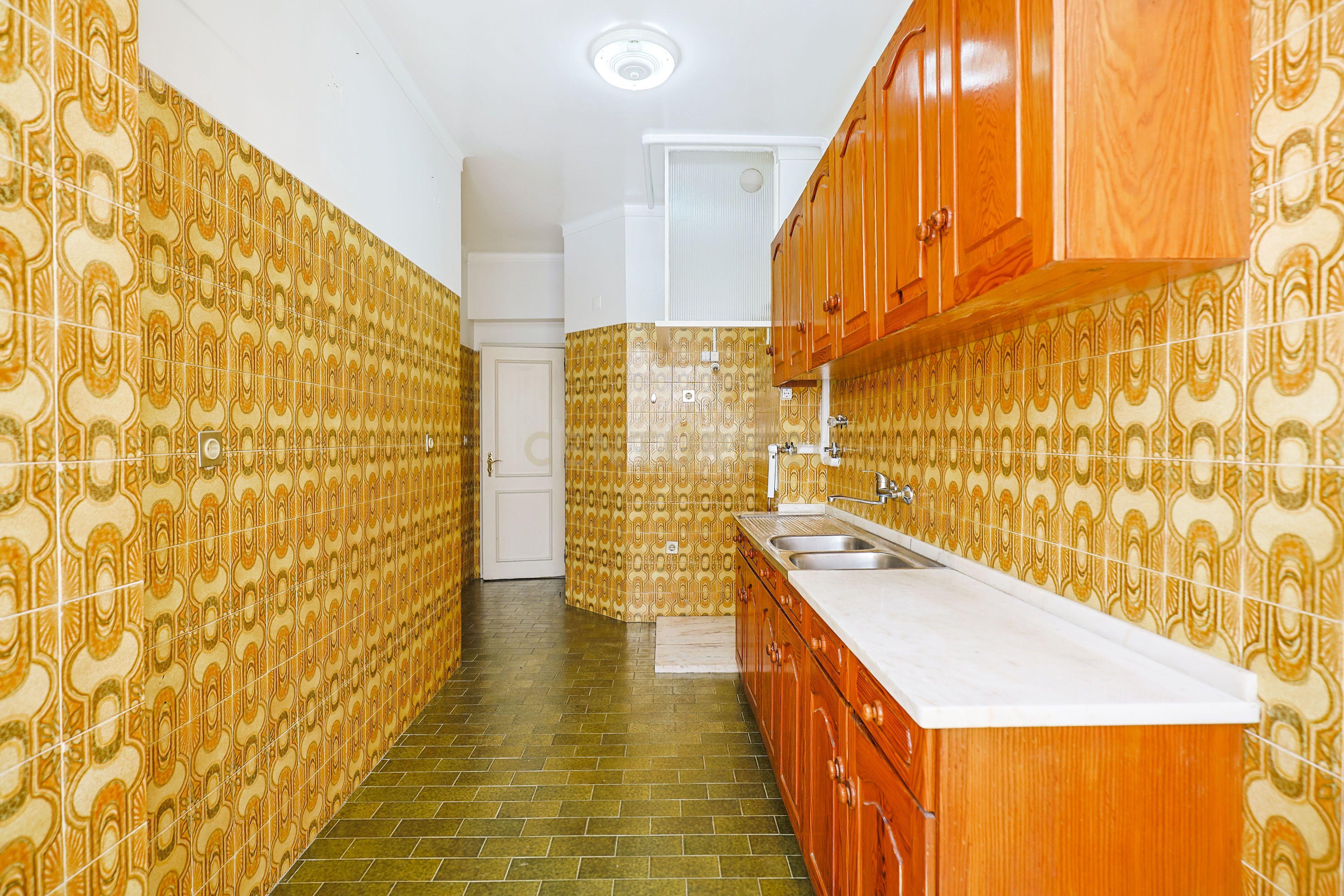 Apartamento T3 com elevador e varanda em Vila Franca de Xira - Image 3