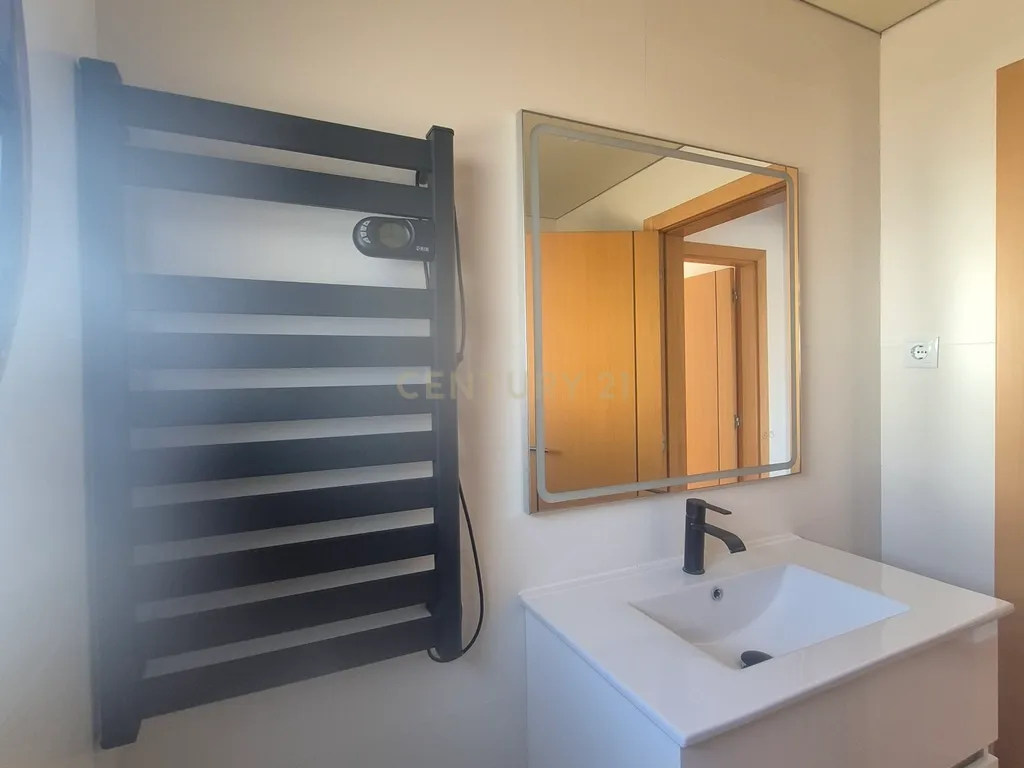 Apartamento T2 Quinta do Conde - Image 11