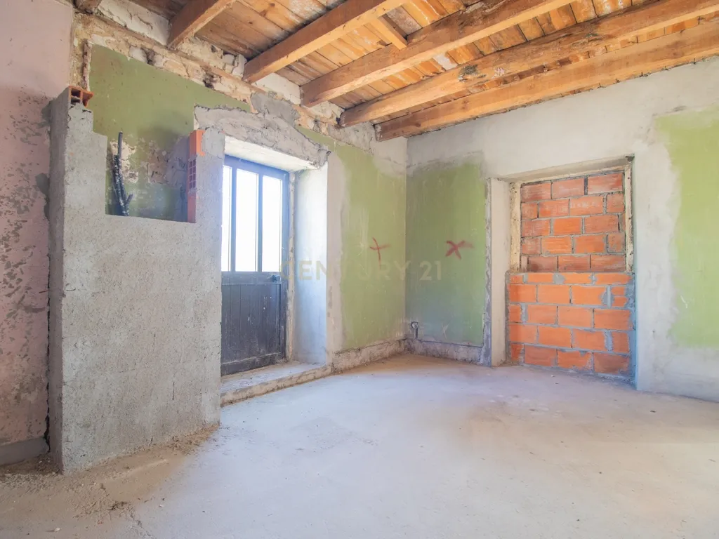 Moradia para renovar com 605 m2 de terreno em Santana, Figueira da Foz. - Image 30