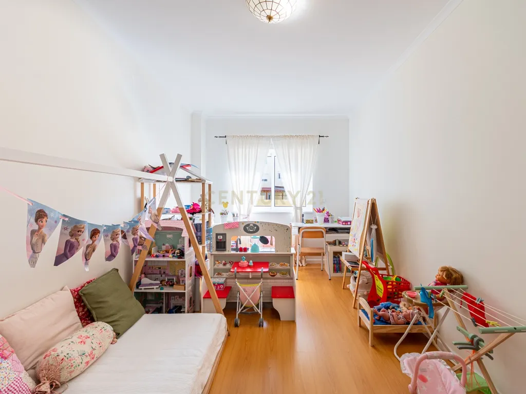 Apartamento T3 Remodelado na Horta dos Vimes - Viva com Conforto e Qualidade em Alenquer. - Image 23