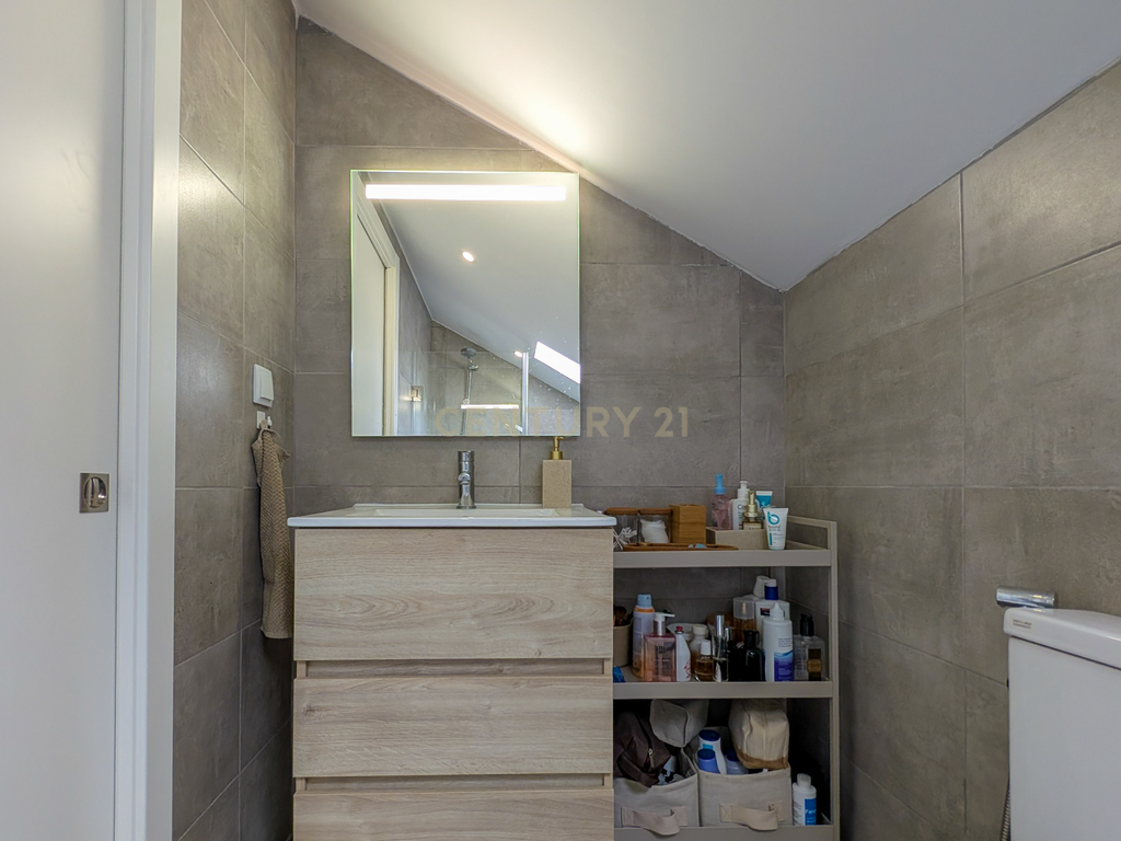 Apartamento de 3+1 assoalhadas totalmente renovado. - 2 Varandas - Image 32