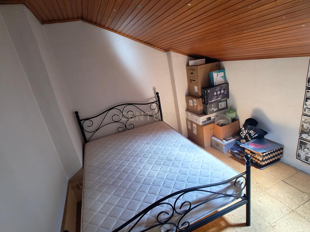Apartamento duplex T3 + 2 em Queluz - Image 22