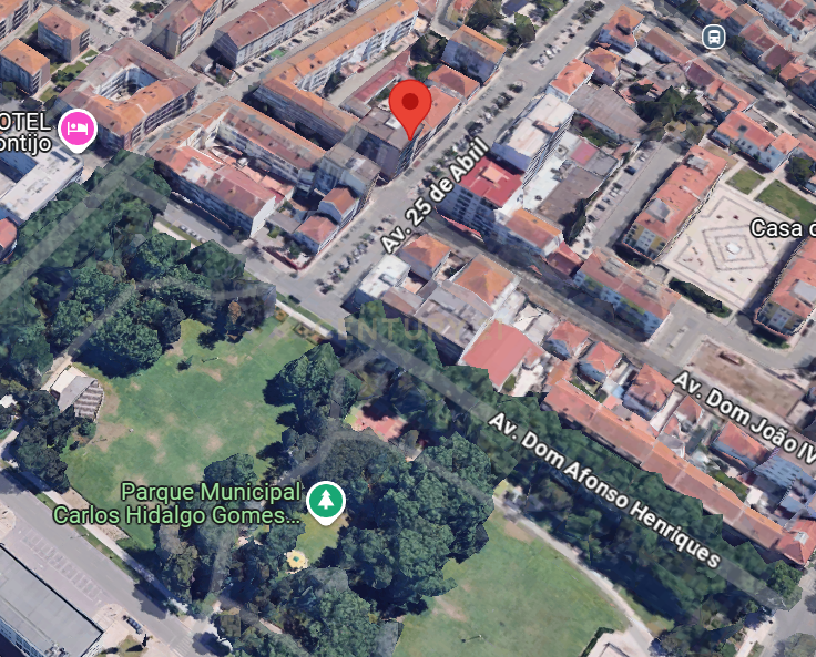 Apartamento T3 com 100m² e 2 Varandas no Centro do Montijo - Image 2