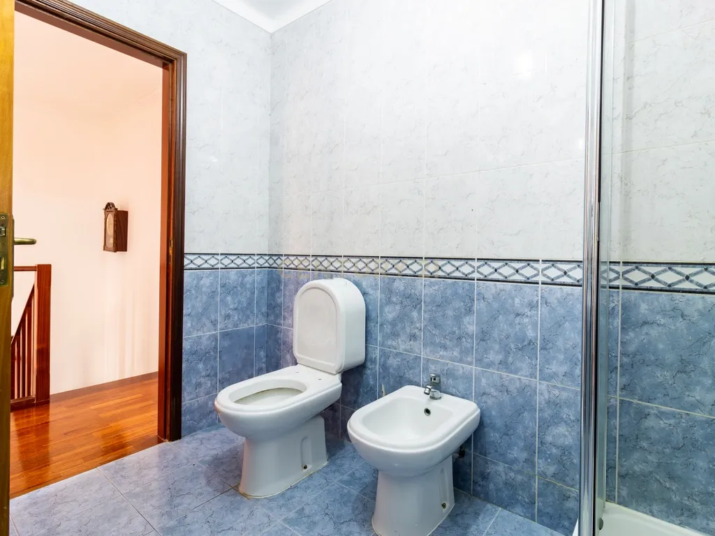 Excelente Moradia T3 , espaço exterior e garagem – Marinha Grande - Image 14
