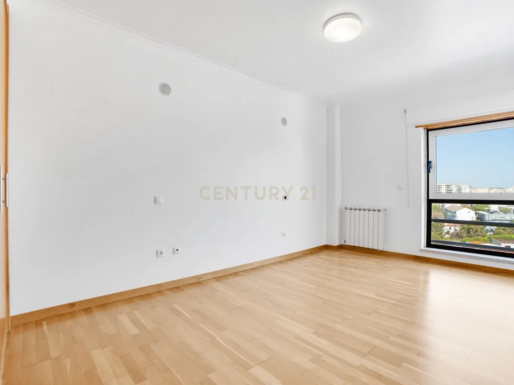 Apartamento T5 Duplex de Luxo para Arrendamento – Avenida do Brasil, Lisboa - Image 33