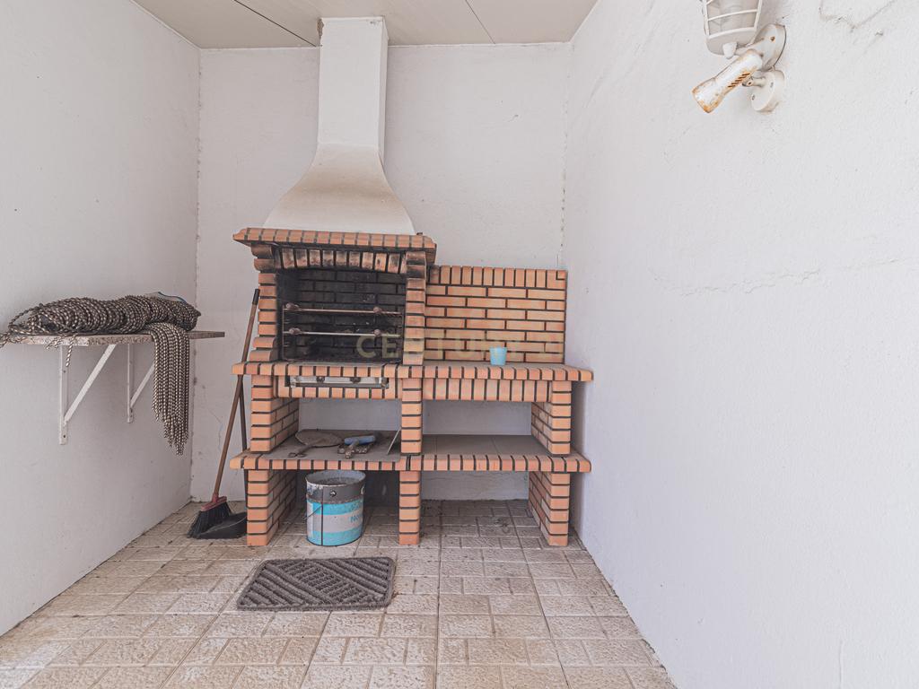 Moradia T4 em Vila Nova - Bucelas - Image 44