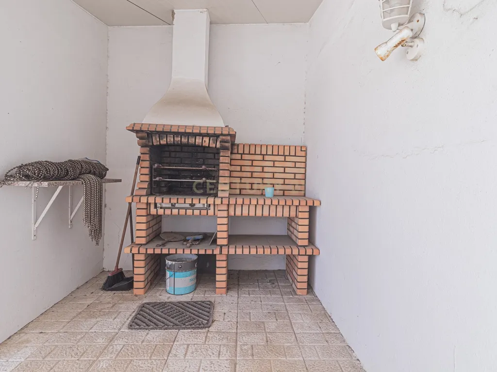 Moradia T4 em Vila Nova - Bucelas - Image 44