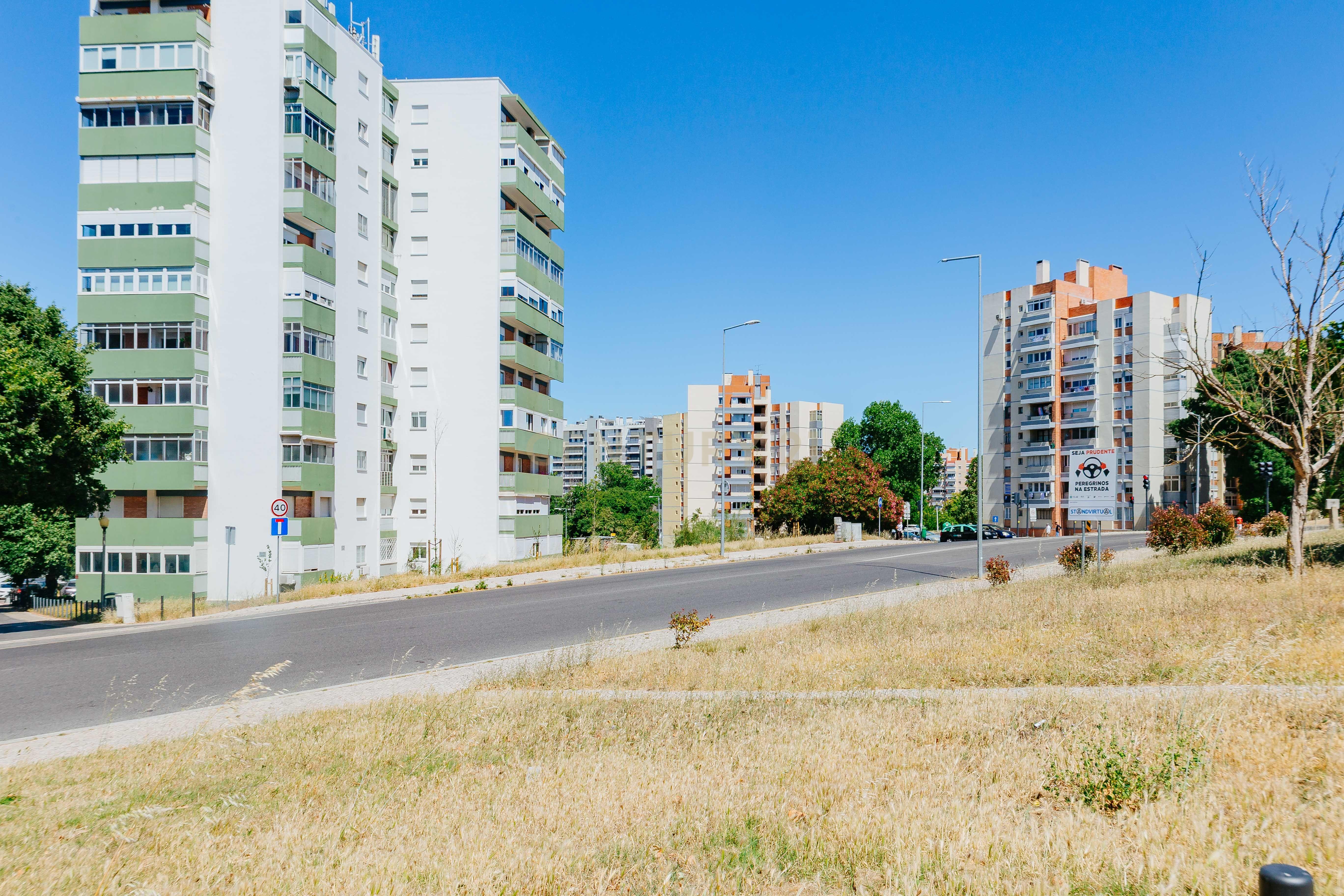 Fotografia 9 de Apartamento T2 com Varanda e Arrecadação nos Olivais Sul