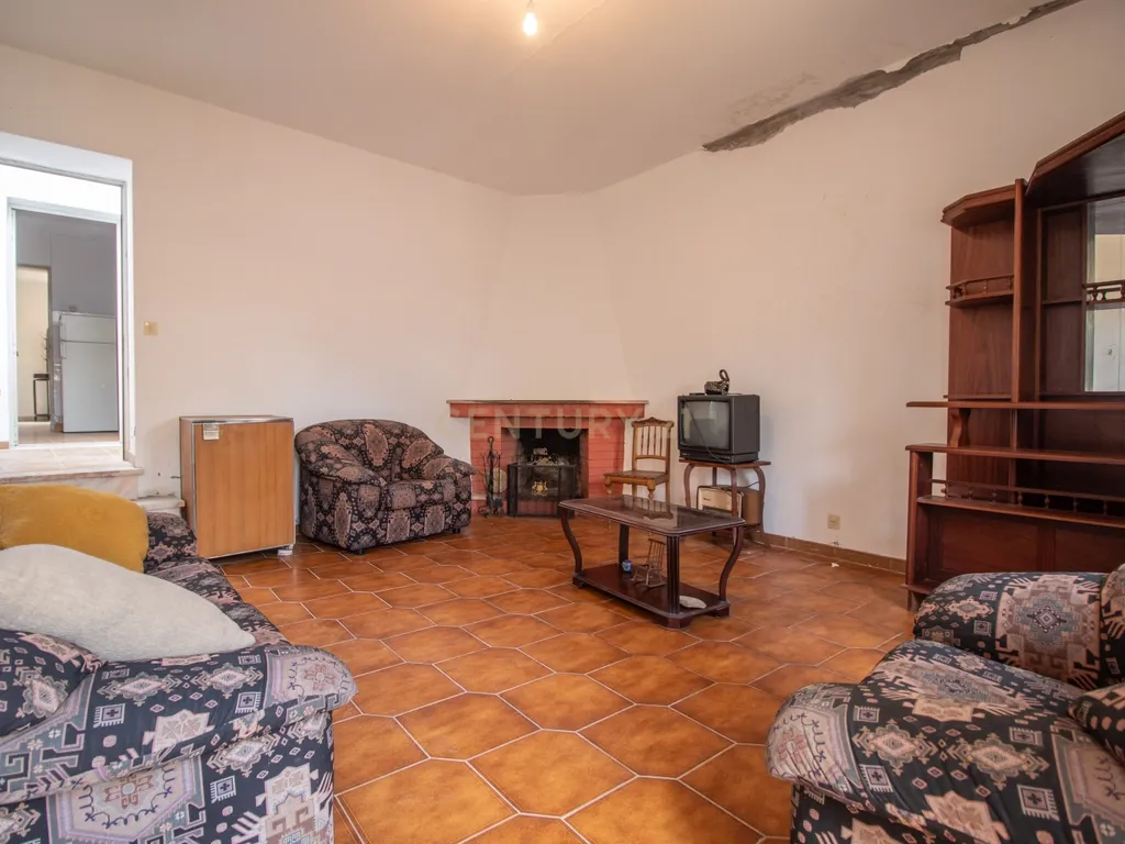 Oportunidade única em Abrunheira! Moradia T3+2 com terraço e vistas panorâmicas - Image 25