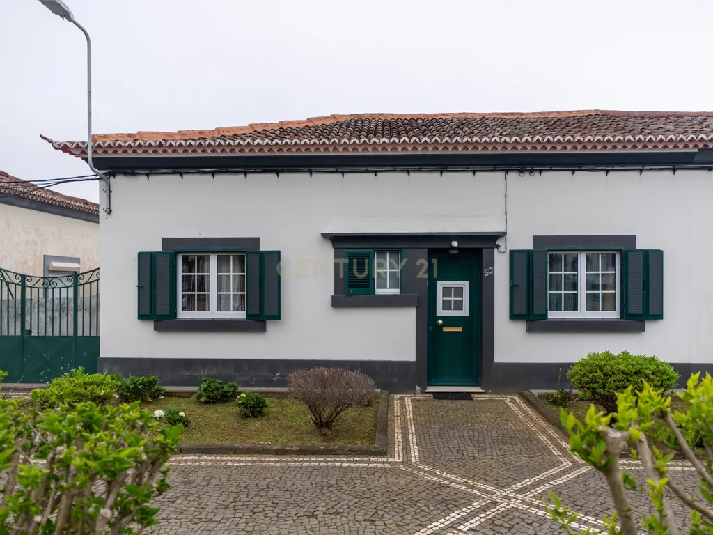 Moradia T4 em Santa Clara - Image 33