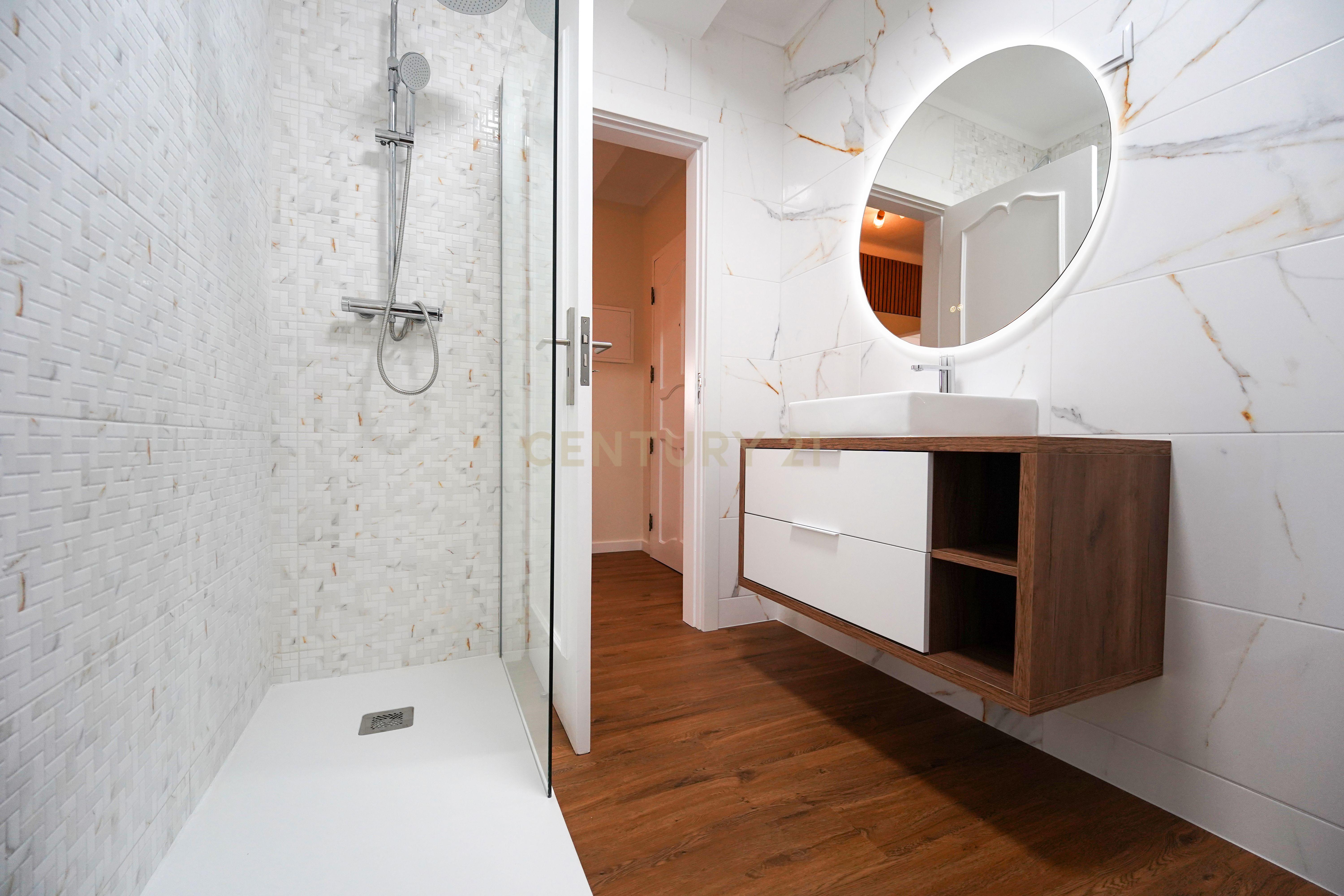 Fotografia 9 de Apartamento T2 Renovado em Buarcos, perto da Praia