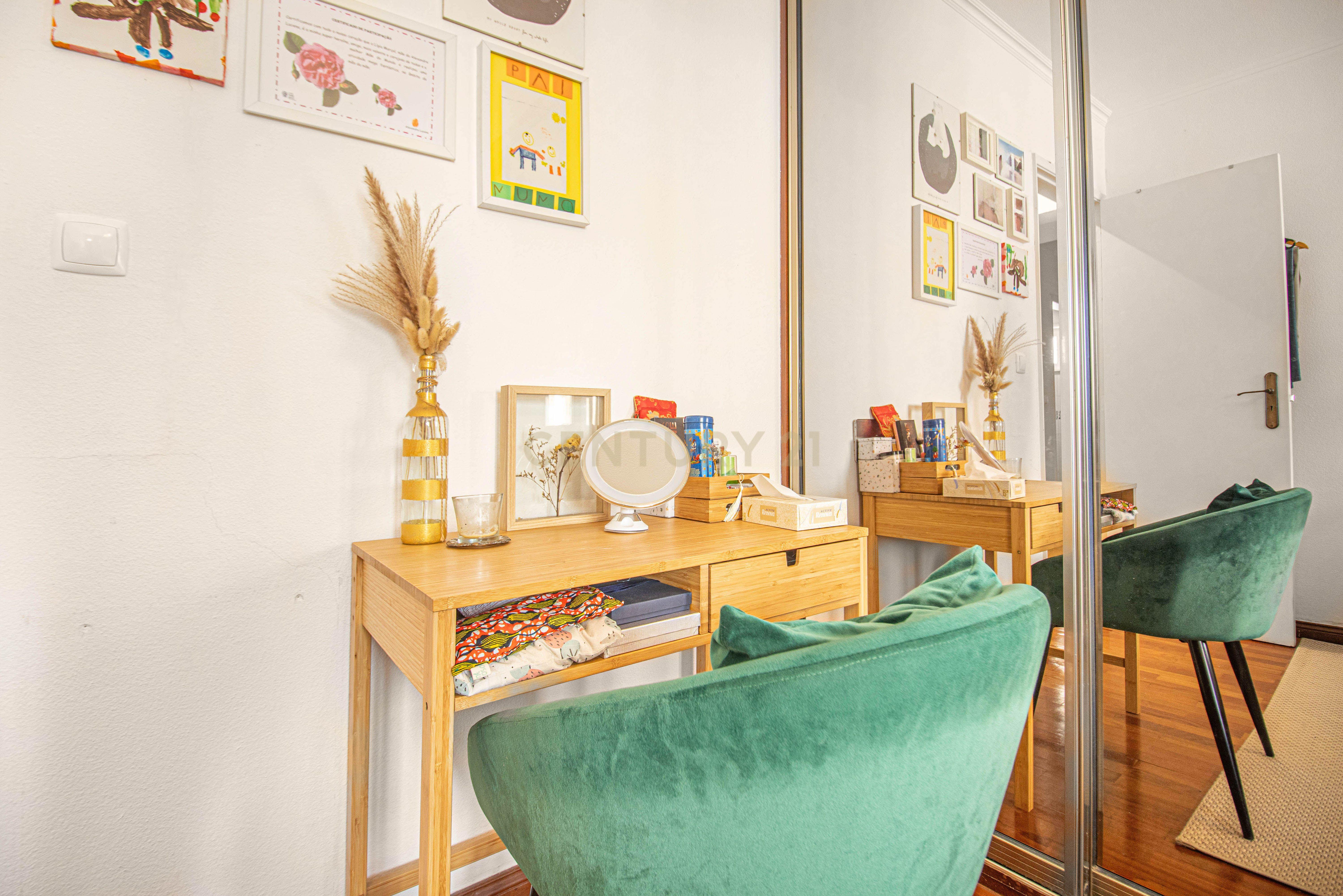 Apartamento T3 com Garagem - Ameixoeira - Image 14