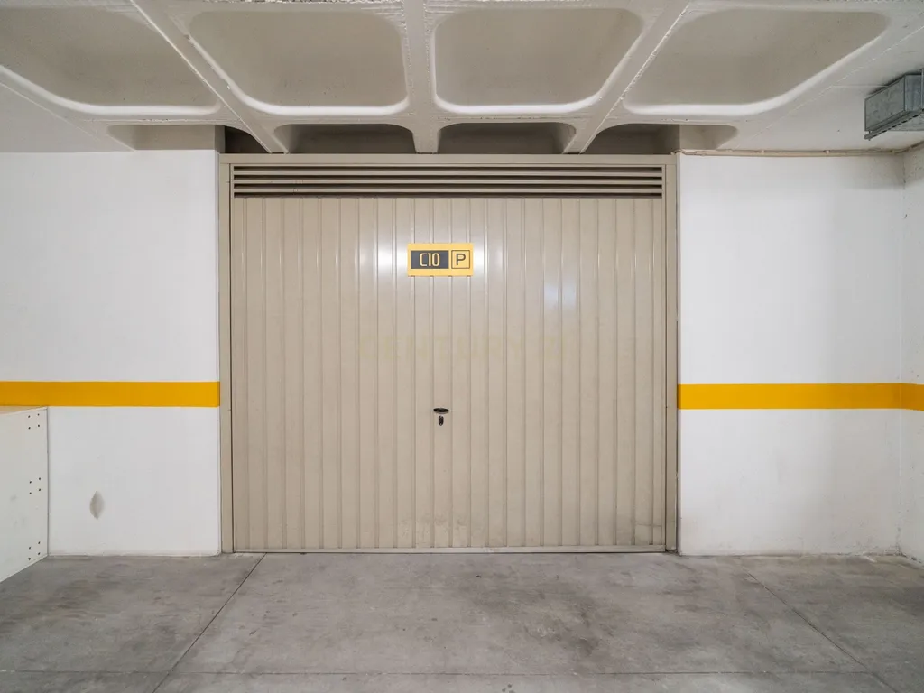 Apartamento T1 com Garagem - Av. Guarda Inglesa - Image 12