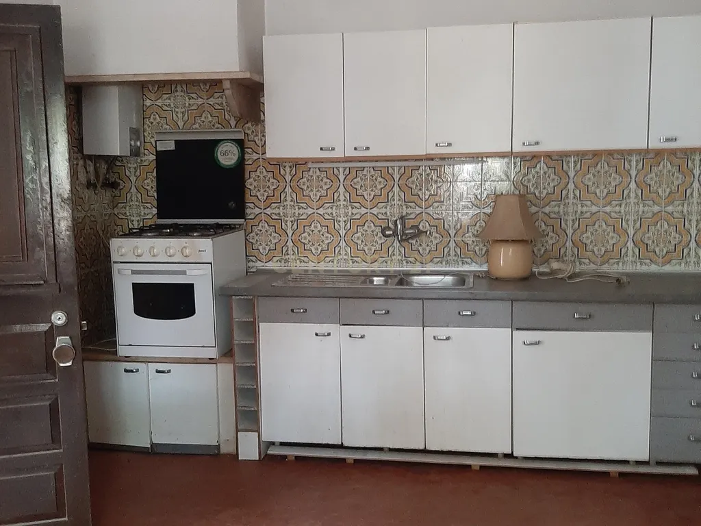 **Moradia térrea para remodelar nas Quintinhas – Charneca da Caparica | Terreno com 290 m²** - Image 22