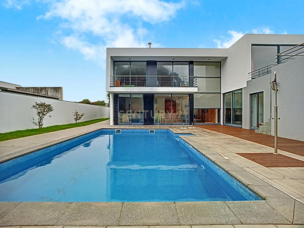 Casa Espaçosa em Ponta Delgada – Ilha de São Miguel, Açores - Image 1