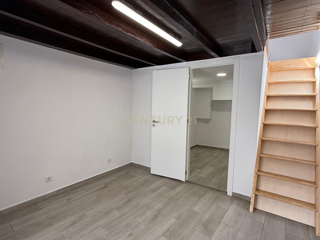 Apartamento T1+1 remodelado - Image 6