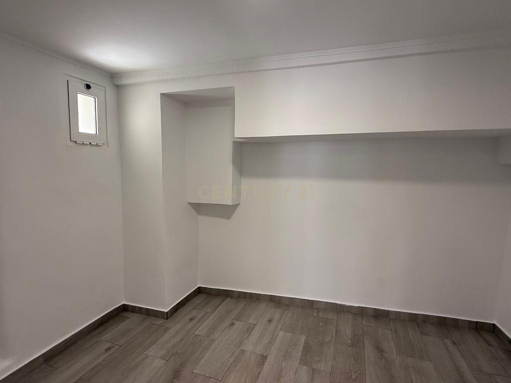 Apartamento T1+1 remodelado - Image 7