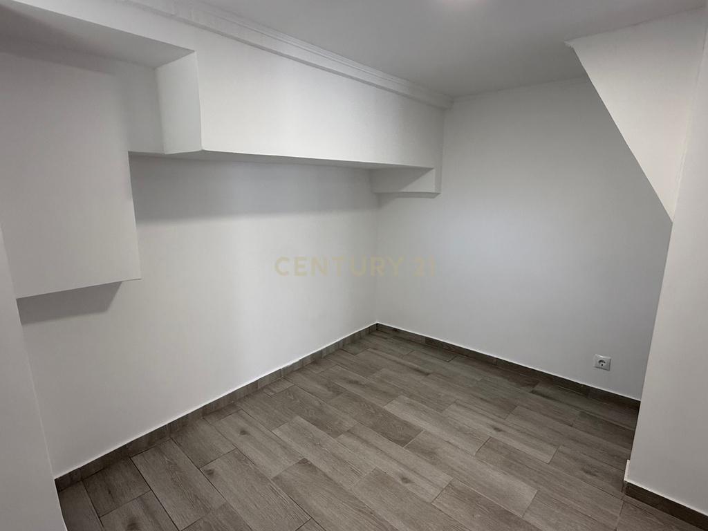 Apartamento T1+1 remodelado - Image 9