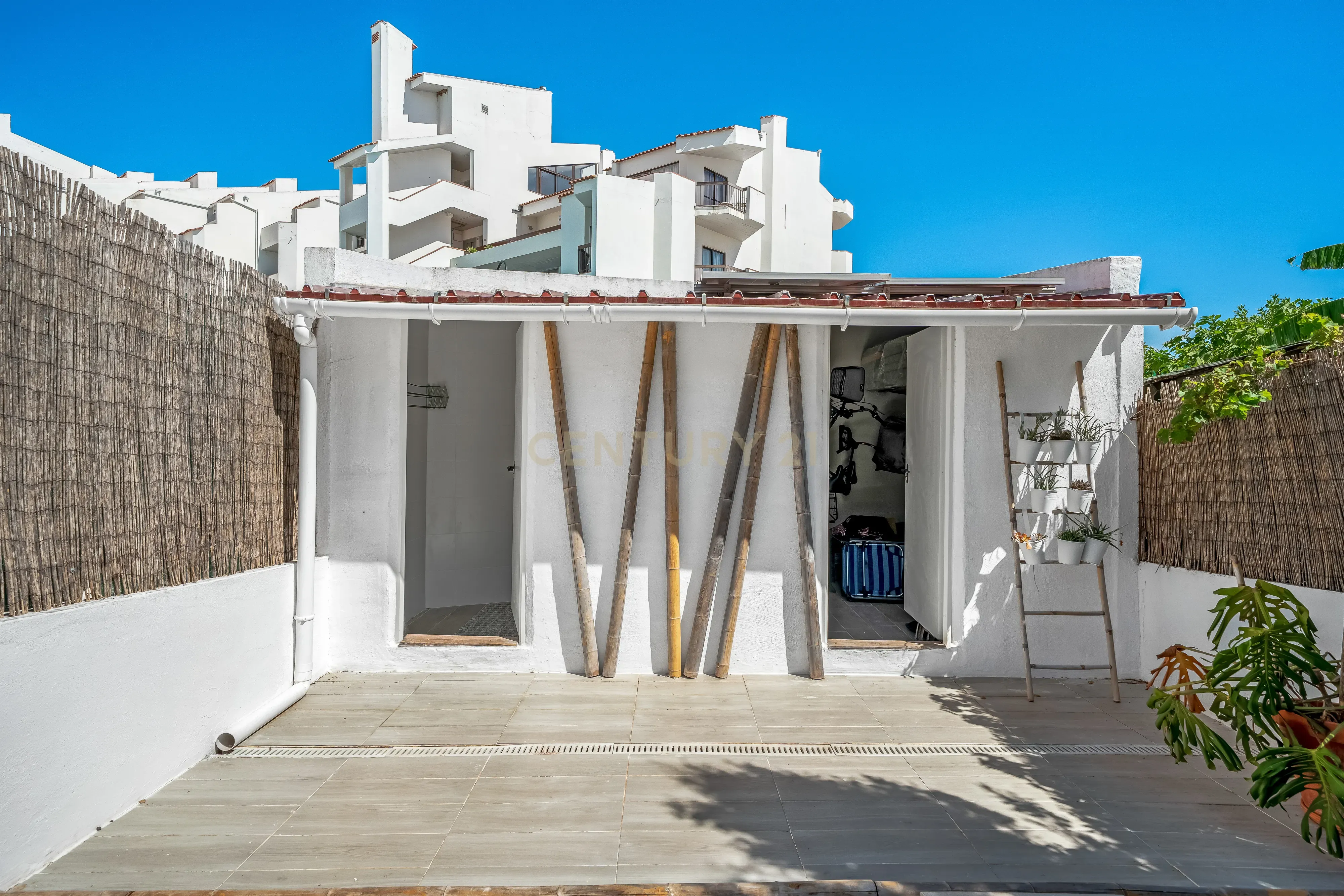 Fotografia 11 de Moradia T2 com anexo e jardim no Montechoro, Albufeira