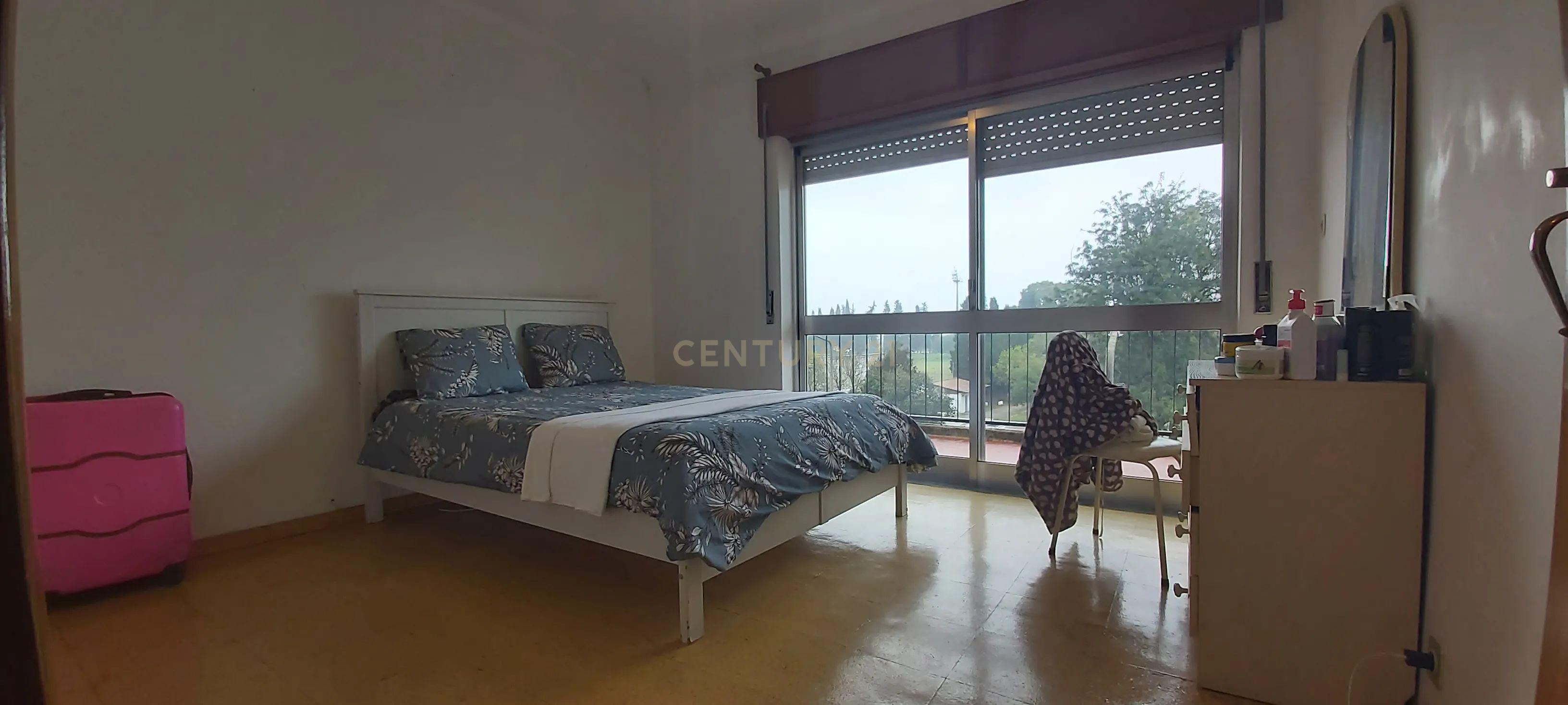Fotografia 12 de 🌞 Apartamento T4 Luminoso com Excelentes Áreas e Garagem– Zona Premium de Beja