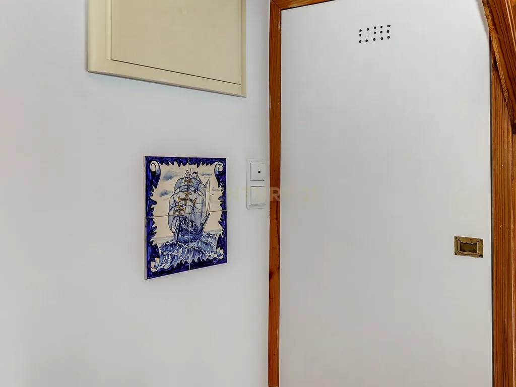 T2 DUPLEX EM ALFAMA COM VISTA PARA ARRENDAR - Image 19