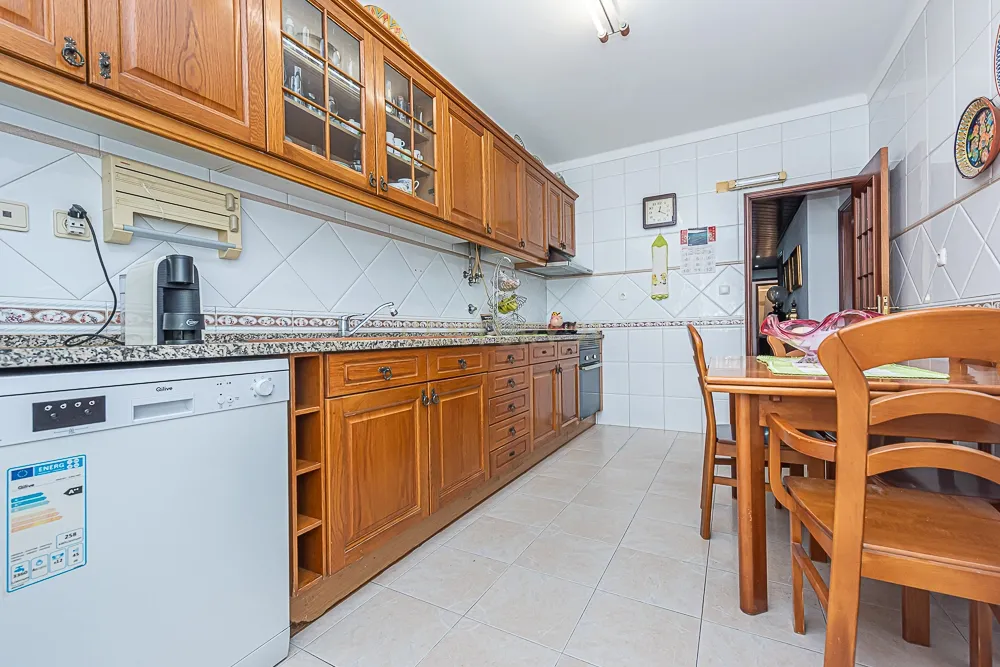 Apartamento T3 nos Quatro Caminhos - Image 11