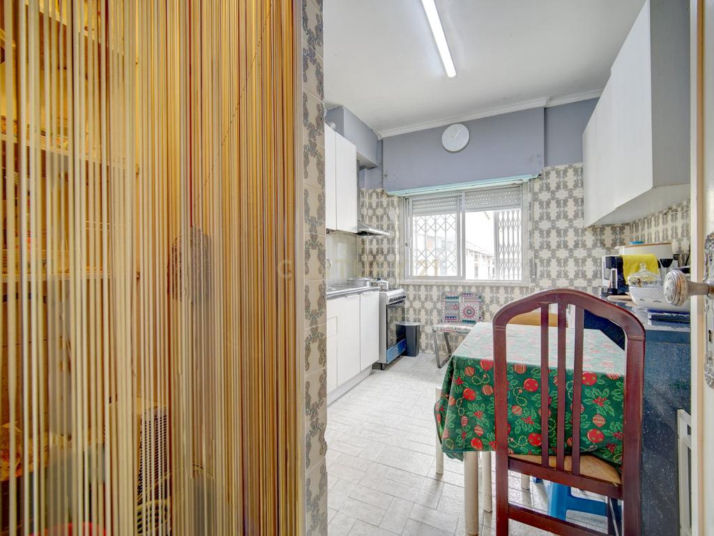 Apartamento T3 em Monte Abrãao: Localização e envolvente Privilegiadas - Image 3