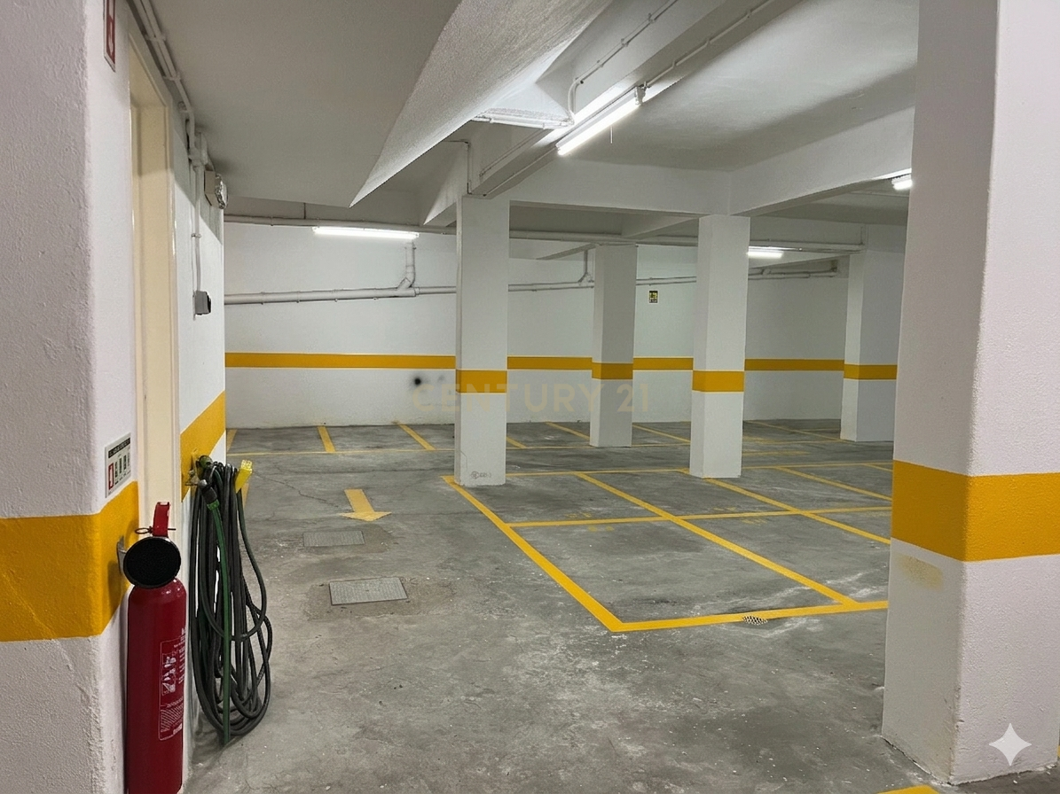 Fotografia 7 de Garagem e Armazém na Cova da Piedade em Almada