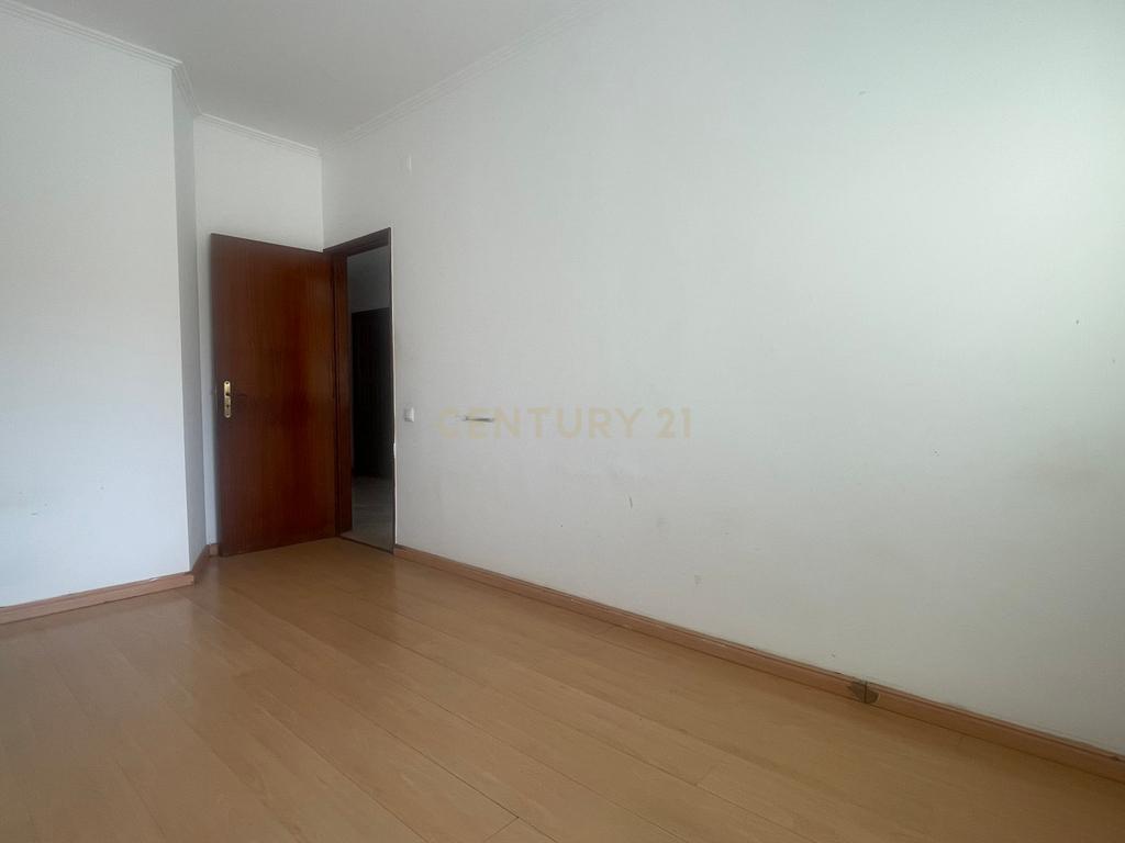 Apartamento T3, com Logradouro, em São Sebastião, Setúbal  - Image 9