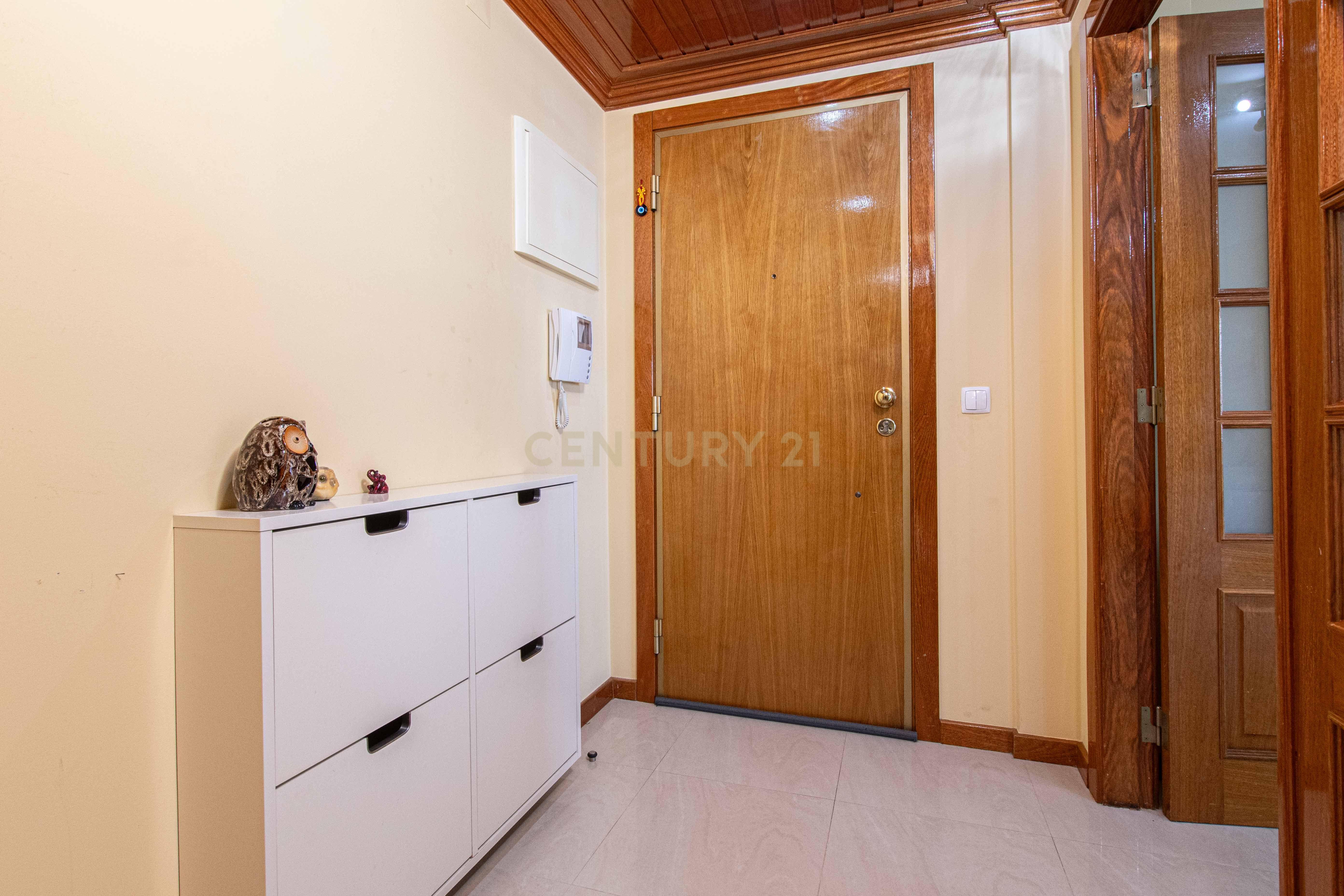 Fotografia 7 de T2 na Cotovia, Sesimbra | Varandas e Lugar de Garagem