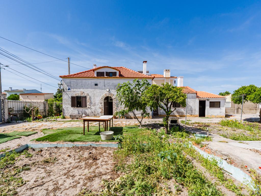 Moradia em lote de 535m² | Fernão Ferro - Image 1