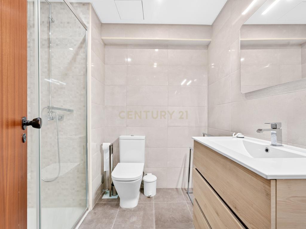 Apartamento T3 para Arrendamento no Funchal - Image 17