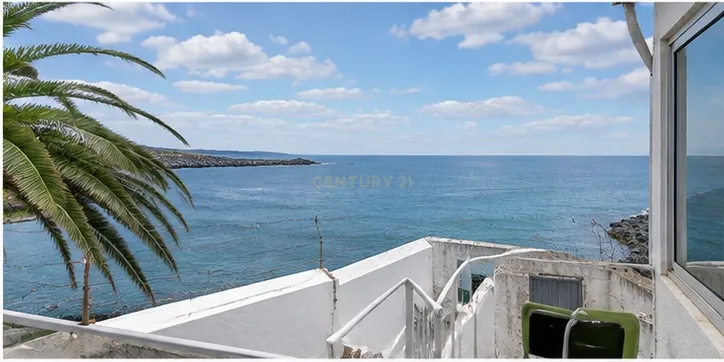 Moradia em 1.ª Linha de Mar com Acesso à Praia - Image 33